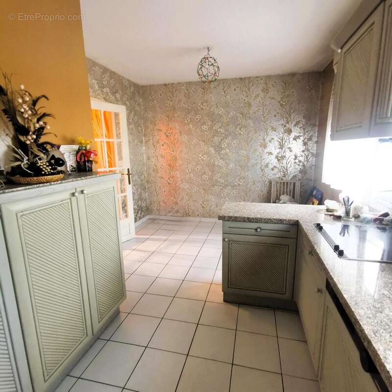 Photo 7 - Appartement à DECINES-CHARPIEU