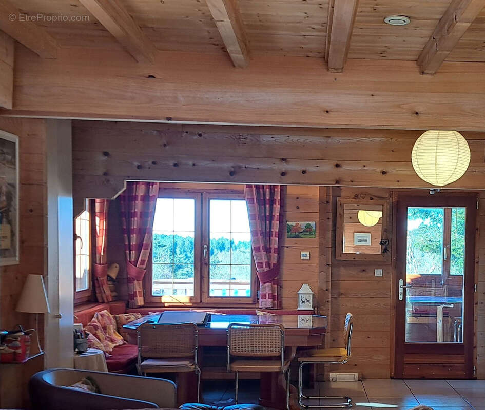 Maison à LE CHAMBON-SUR-LIGNON