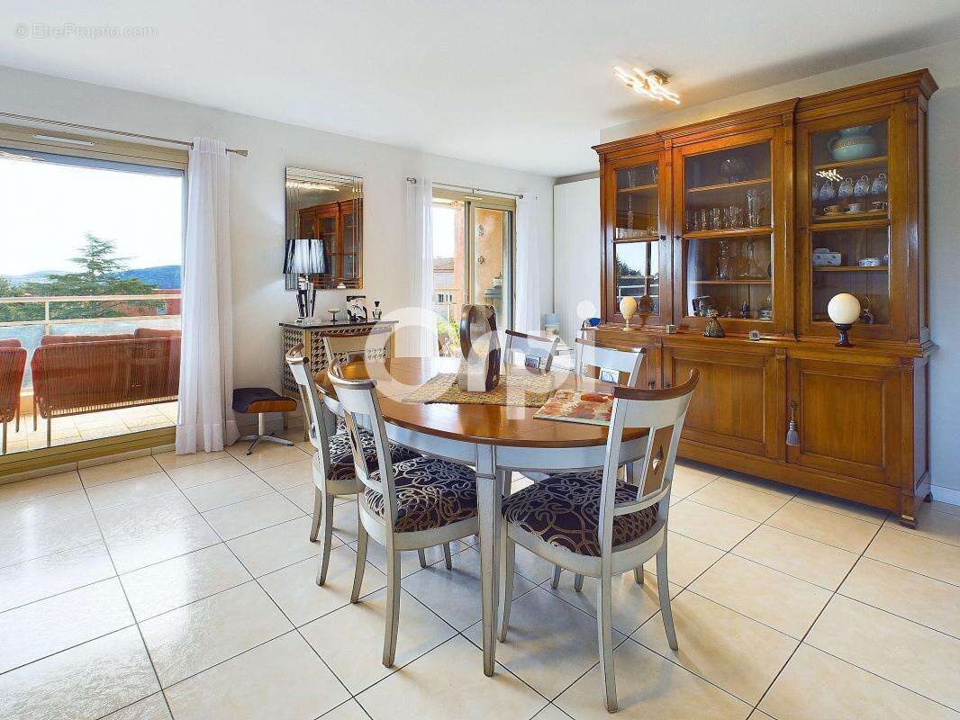 Appartement à MANDELIEU-LA-NAPOULE