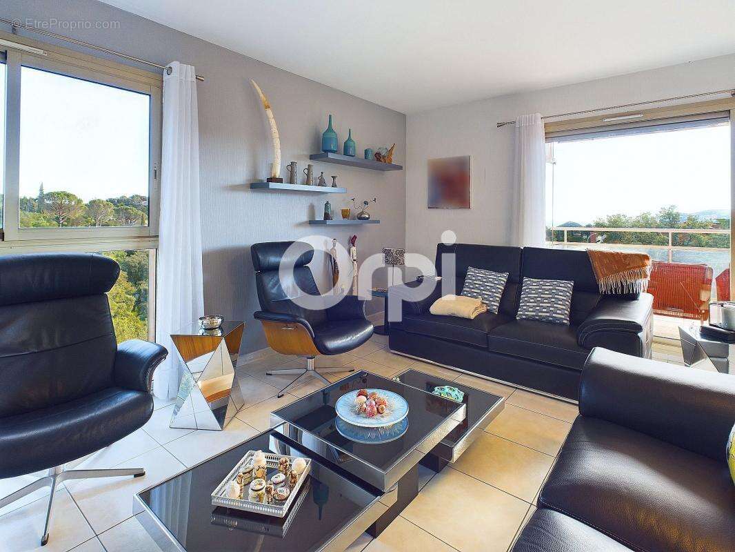 Appartement à MANDELIEU-LA-NAPOULE