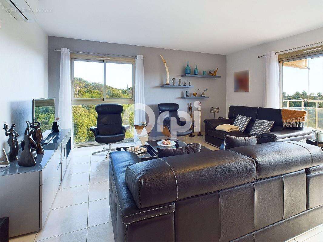 Appartement à MANDELIEU-LA-NAPOULE