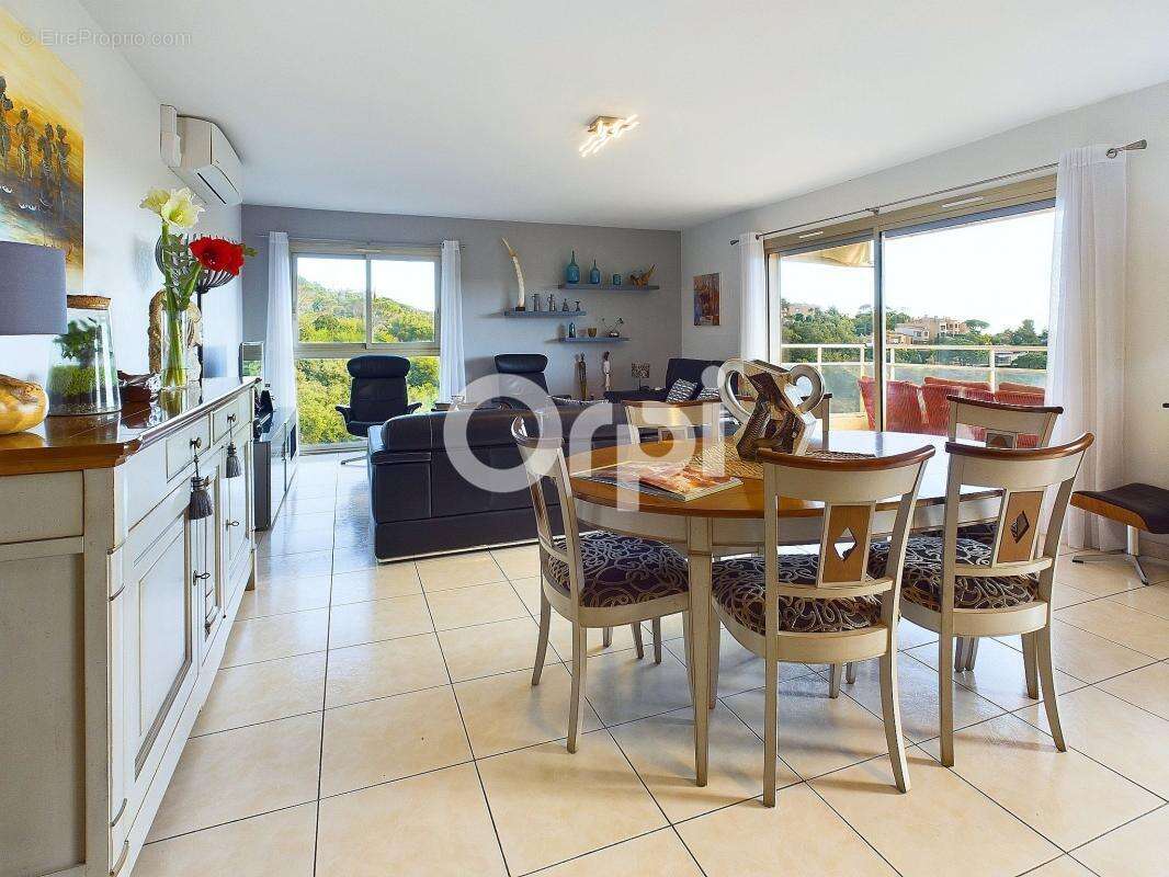 Appartement à MANDELIEU-LA-NAPOULE