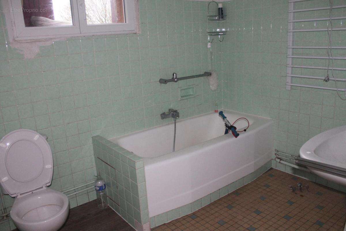 Maison à GESNES-LE-GANDELIN