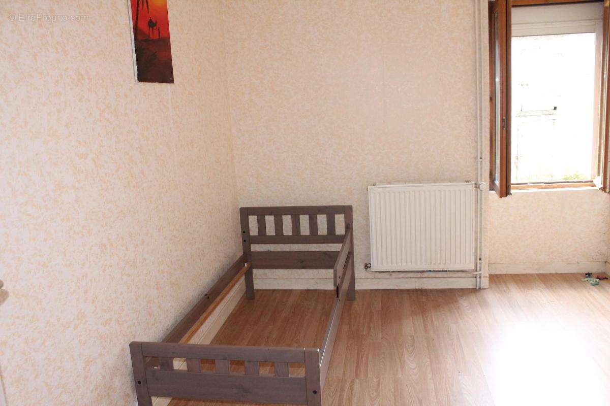 Maison à GESNES-LE-GANDELIN