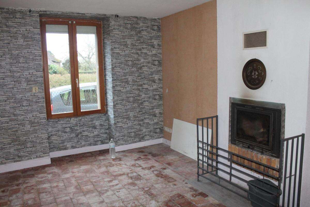 Maison à GESNES-LE-GANDELIN