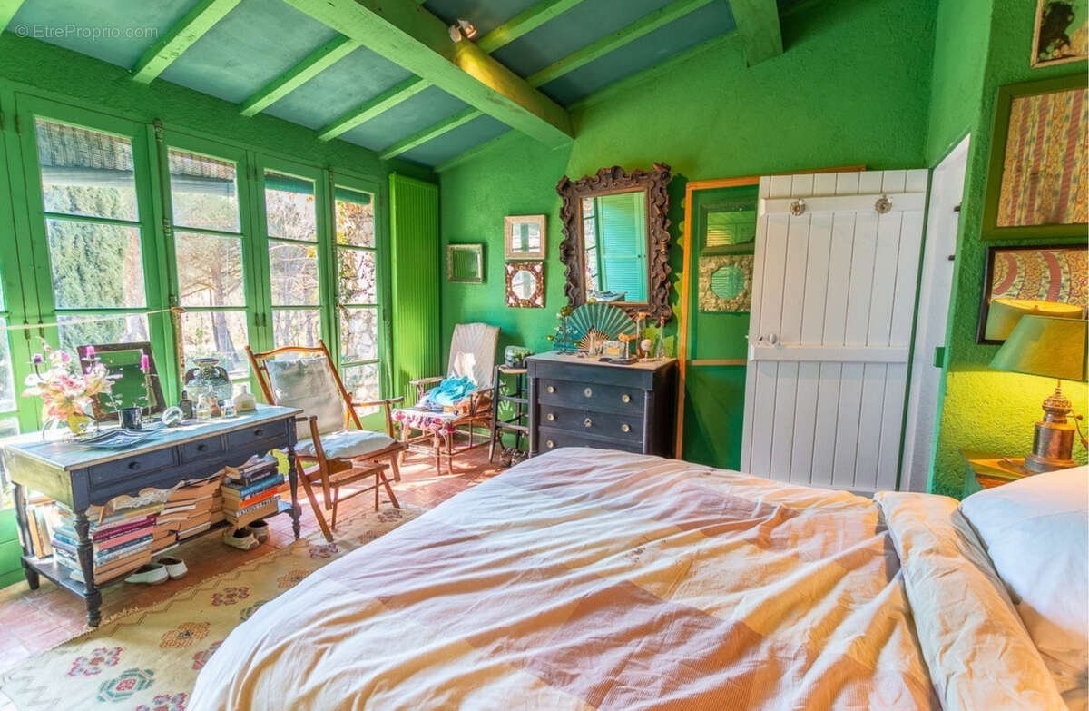 Maison à BAGNOLS-EN-FORET