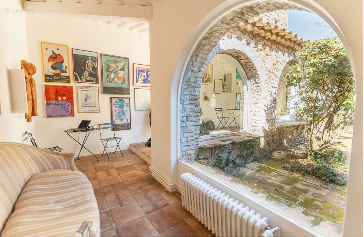 Maison à BAGNOLS-EN-FORET