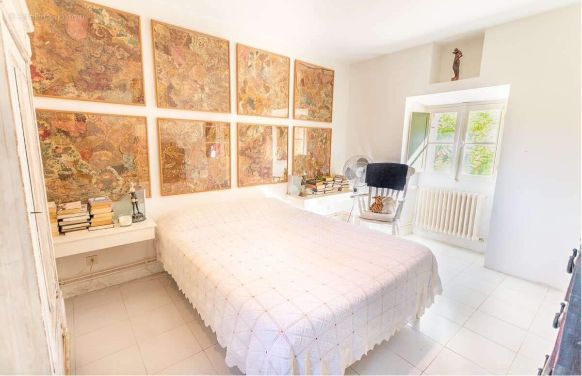 Maison à BAGNOLS-EN-FORET