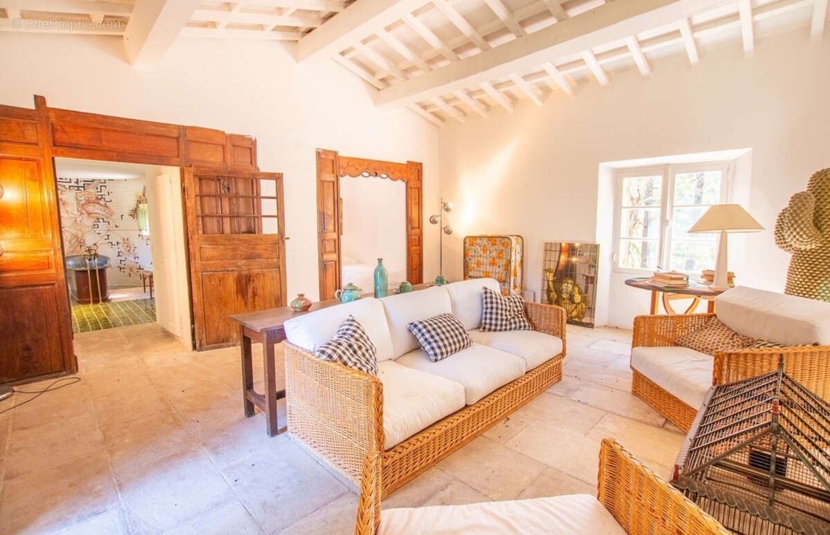 Maison à BAGNOLS-EN-FORET