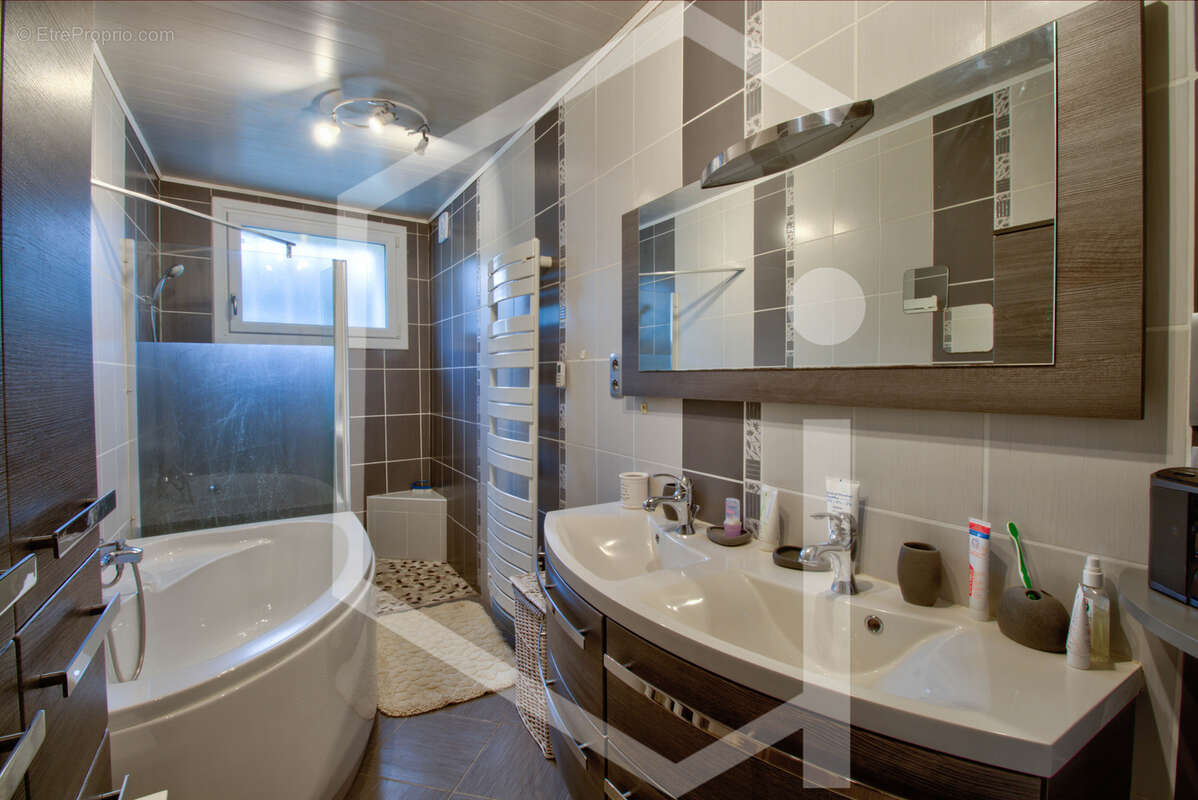 Maison à CRAMCHABAN