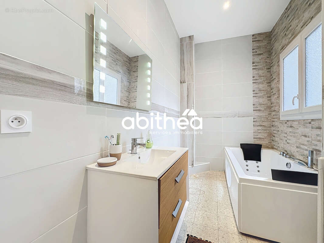 Appartement à BEZIERS