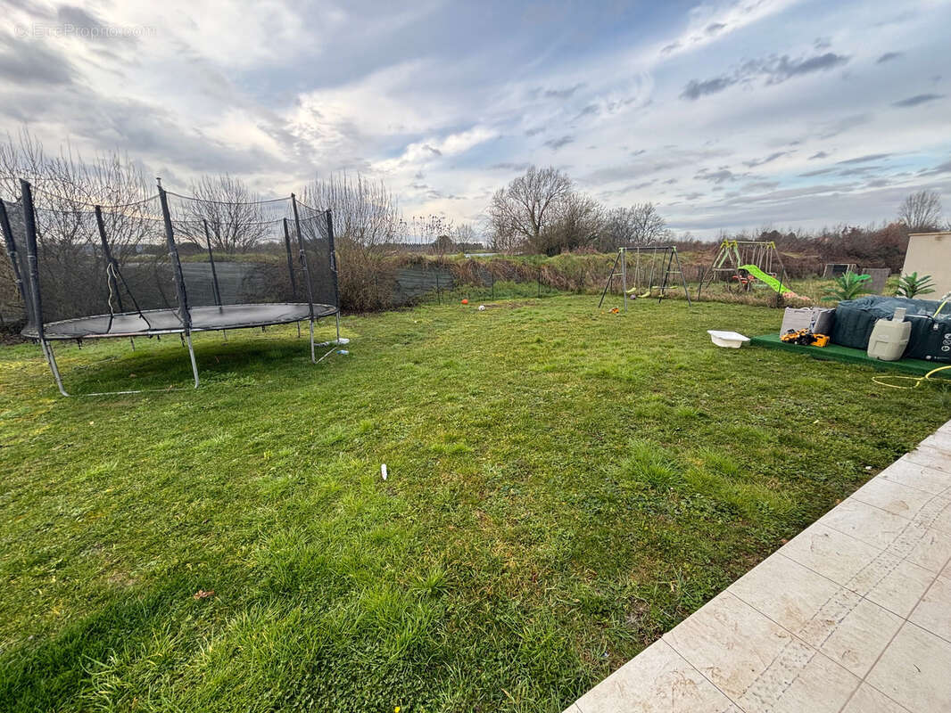 Maison à SAINTE-LIVRADE-SUR-LOT