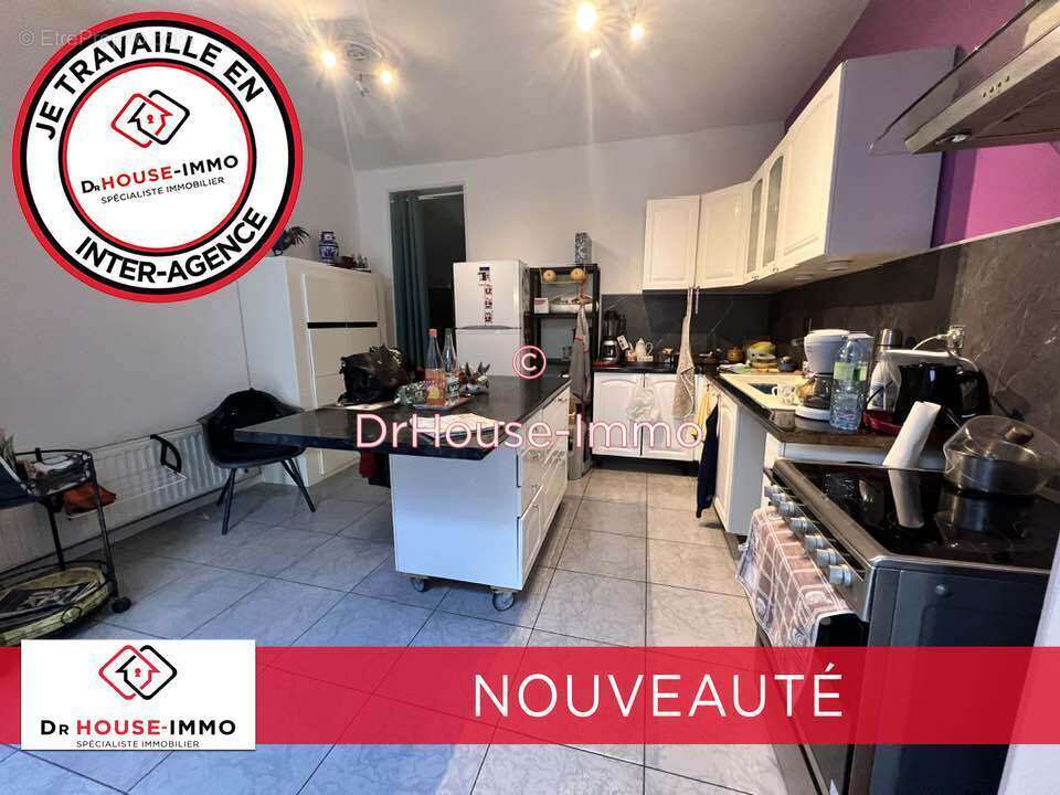 Maison à QUIEVRECHAIN