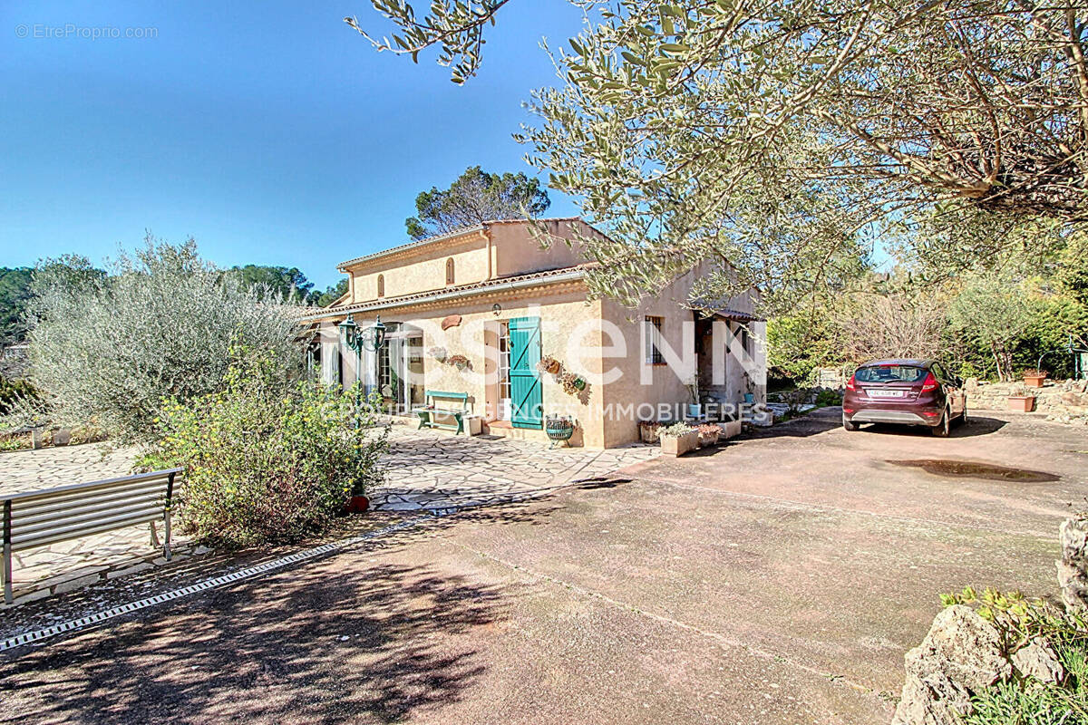 Maison à LORGUES