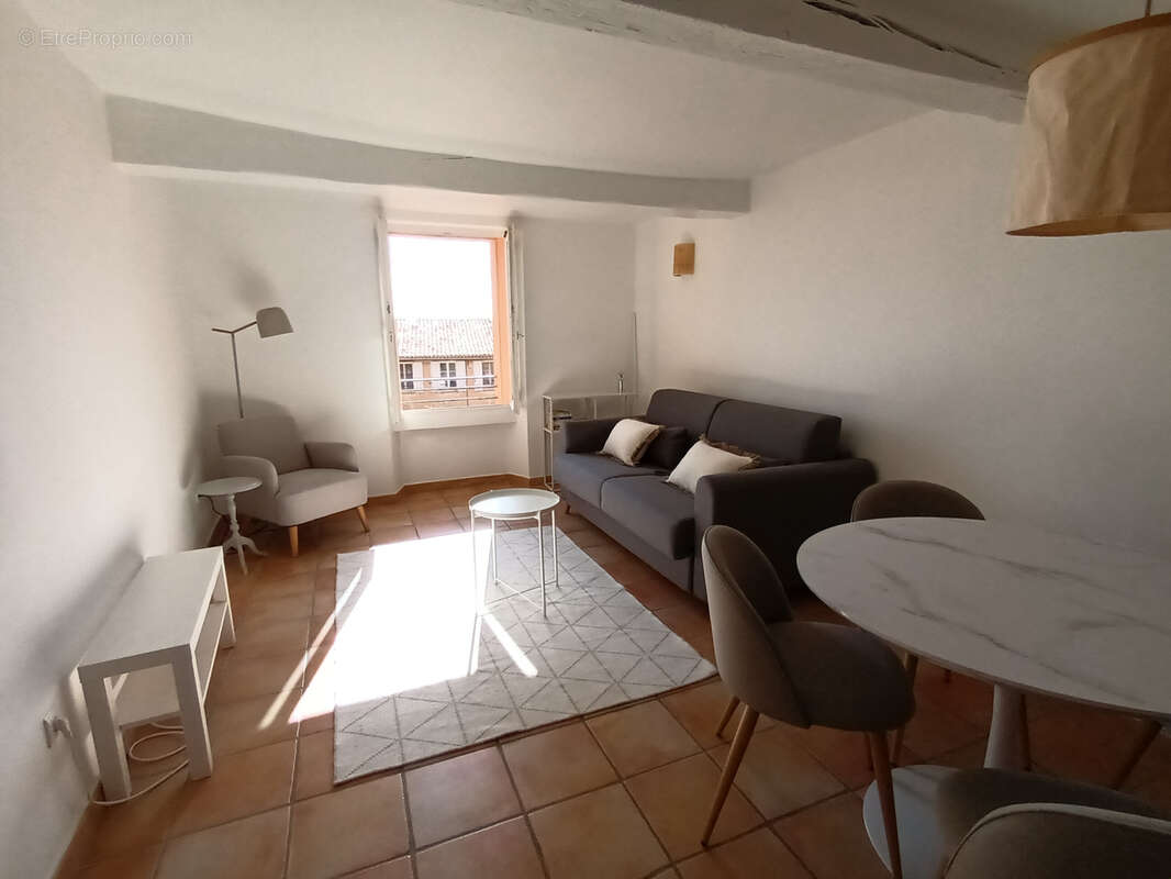 Appartement à BORMES-LES-MIMOSAS