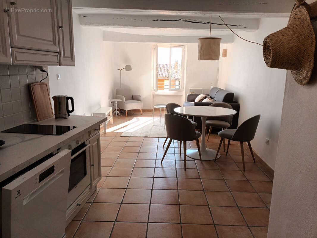 Appartement à BORMES-LES-MIMOSAS