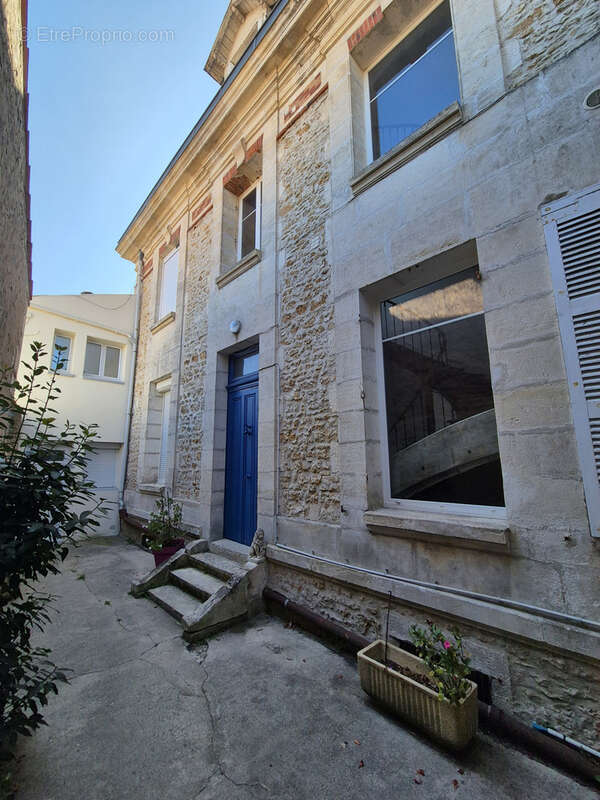 Appartement à FOURAS