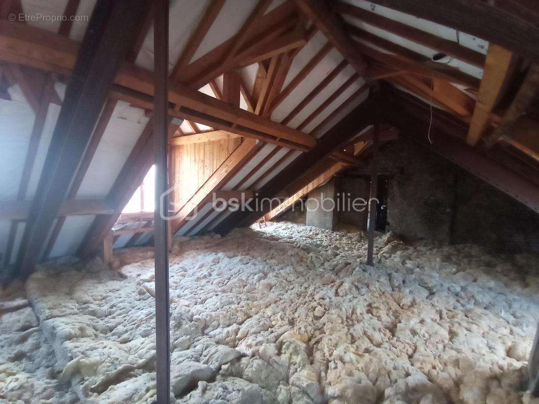 Appartement à QUINGEY