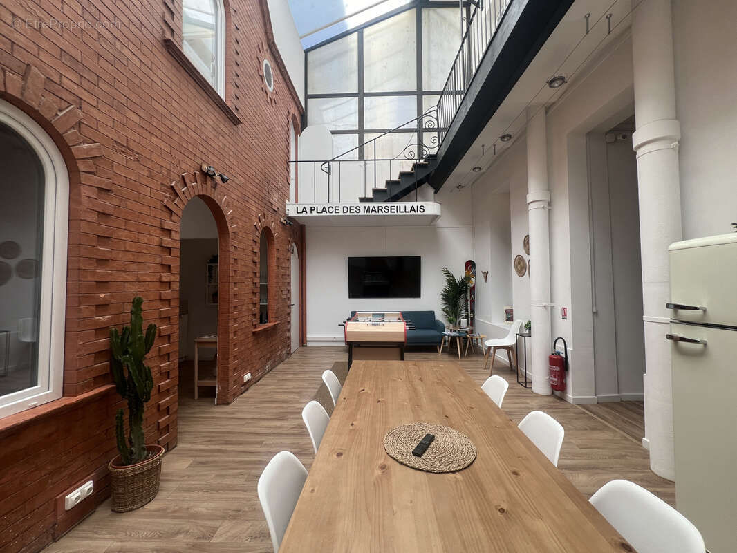 Commerce à MARSEILLE-4E