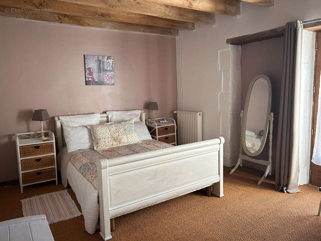 Maison à SAINT-REMY-SUR-CREUSE