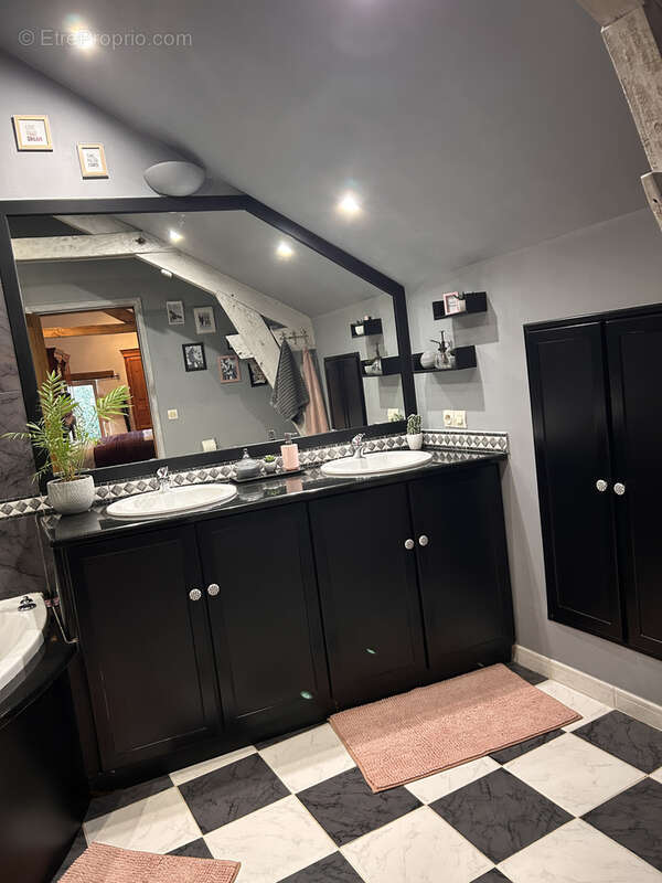 Maison à SAINT-REMY-SUR-CREUSE