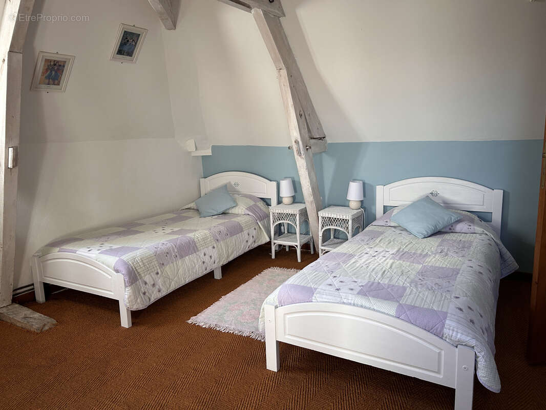 Maison à SAINT-REMY-SUR-CREUSE