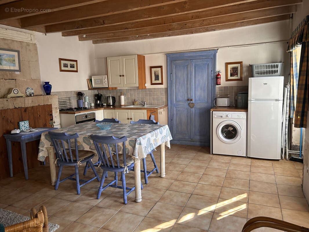 Maison à SAINT-REMY-SUR-CREUSE