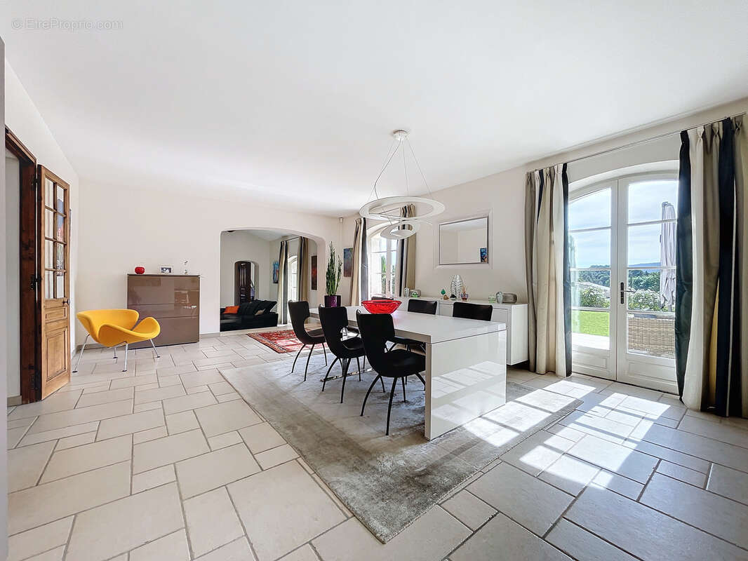 Maison à VAISON-LA-ROMAINE