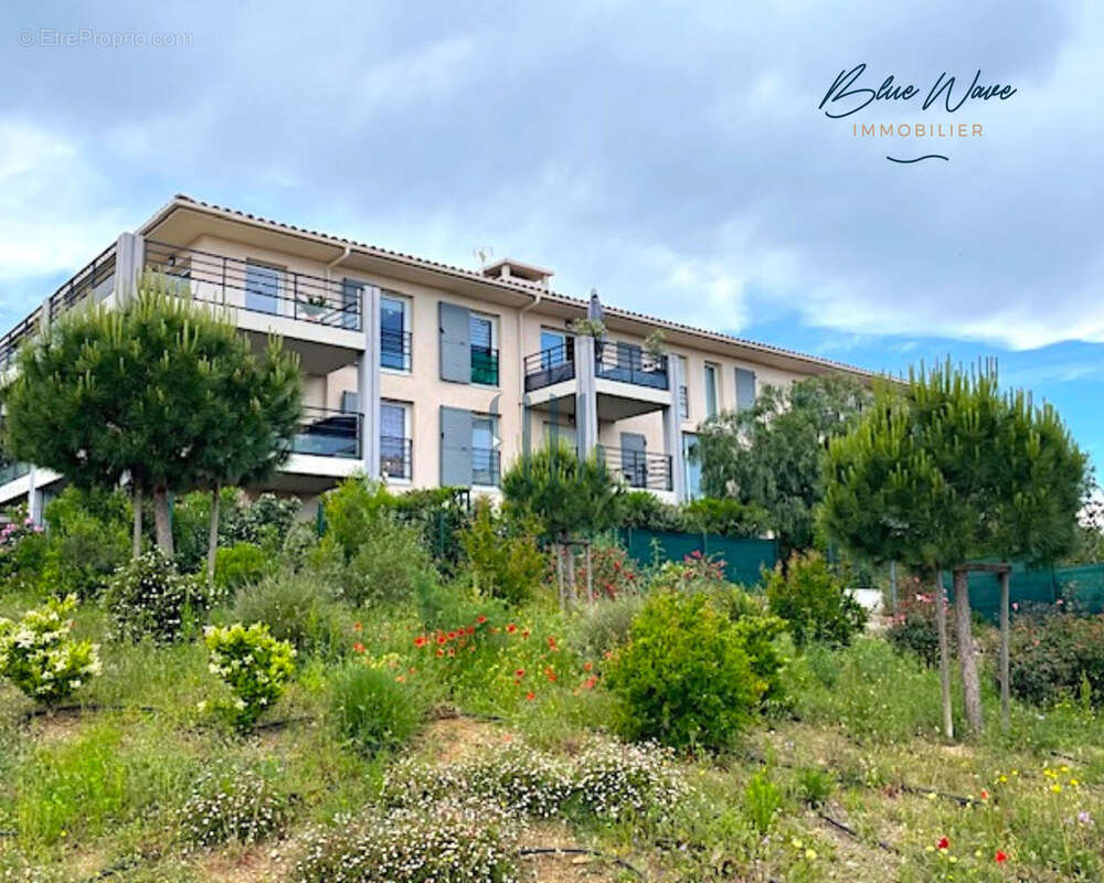 Appartement à ROQUEBRUNE-SUR-ARGENS