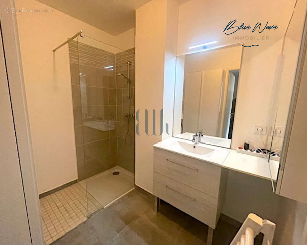 Appartement à ROQUEBRUNE-SUR-ARGENS