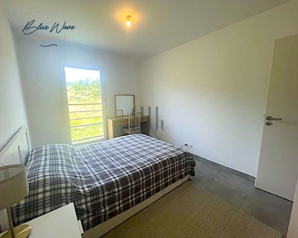 Appartement à ROQUEBRUNE-SUR-ARGENS