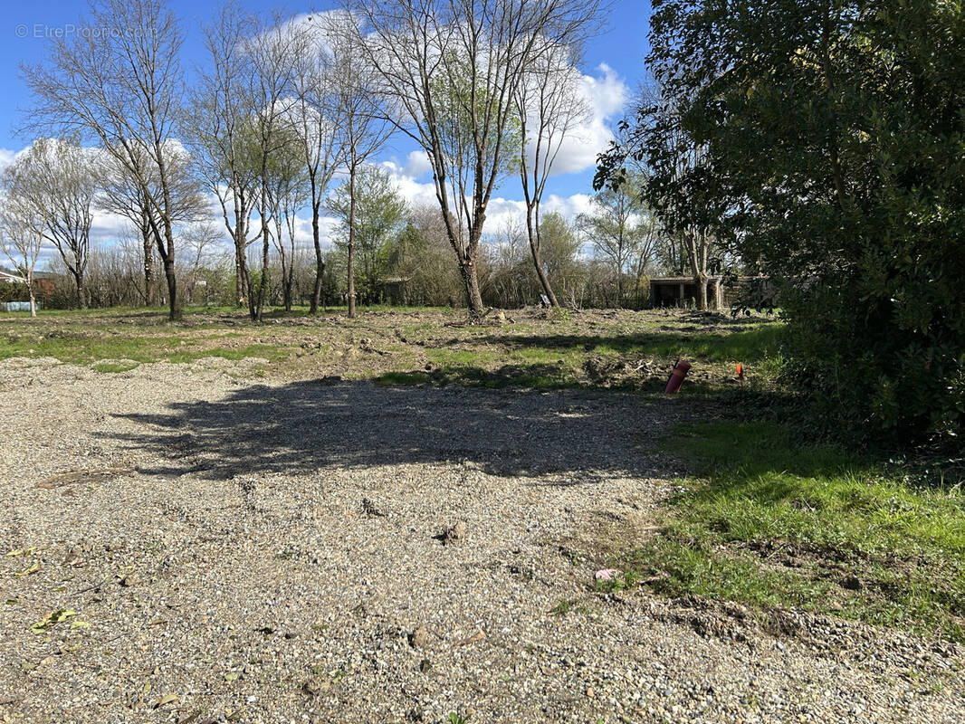 Terrain à LE PASSAGE