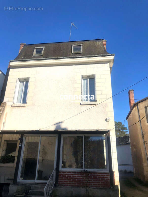 Maison à SAINT-OUEN-LES-VIGNES