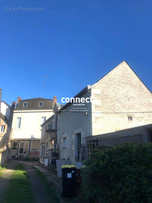 Maison à SAINT-OUEN-LES-VIGNES