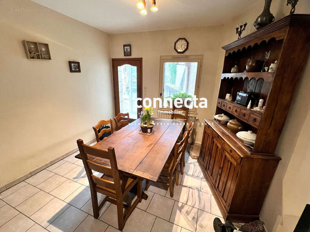 Maison à SAINT-OUEN-LES-VIGNES