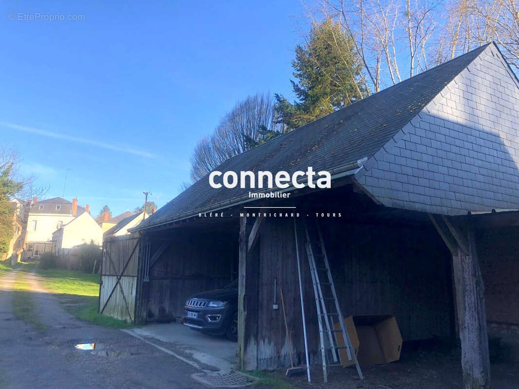 Maison à SAINT-OUEN-LES-VIGNES