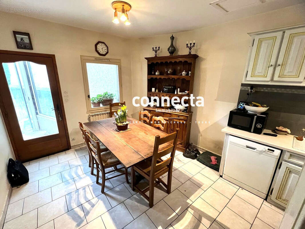 Maison à SAINT-OUEN-LES-VIGNES