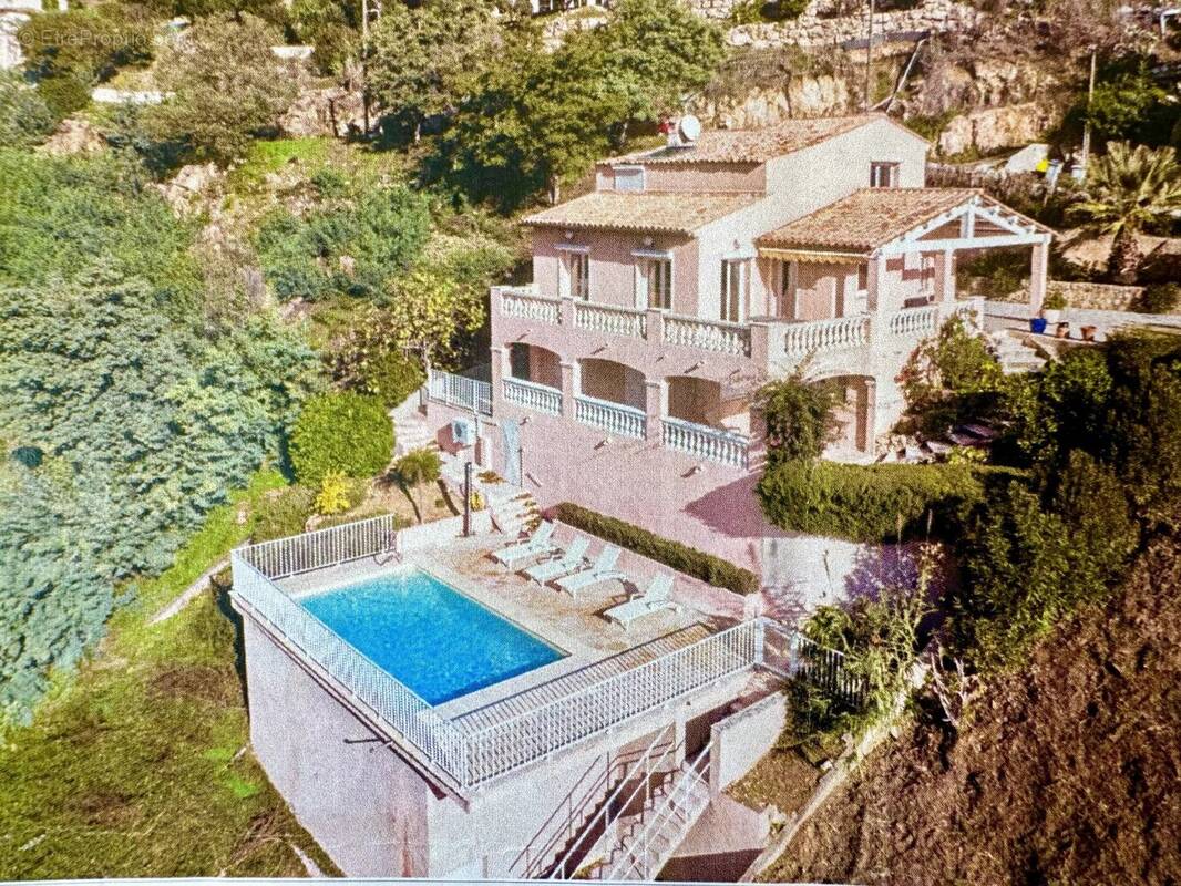 Maison à MANDELIEU-LA-NAPOULE