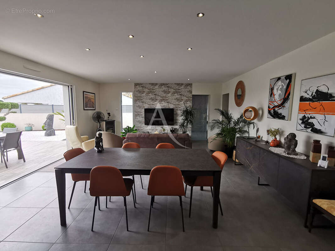 Maison à TALMONT-SAINT-HILAIRE