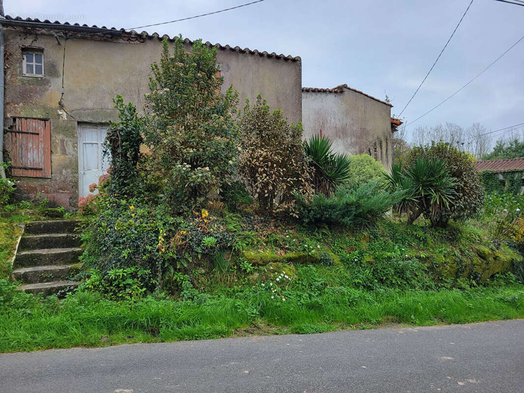Maison à SAINT-ETIENNE-DU-BOIS