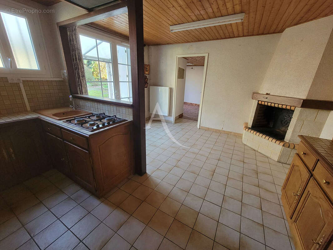 Maison à SAINT-ETIENNE-DU-BOIS