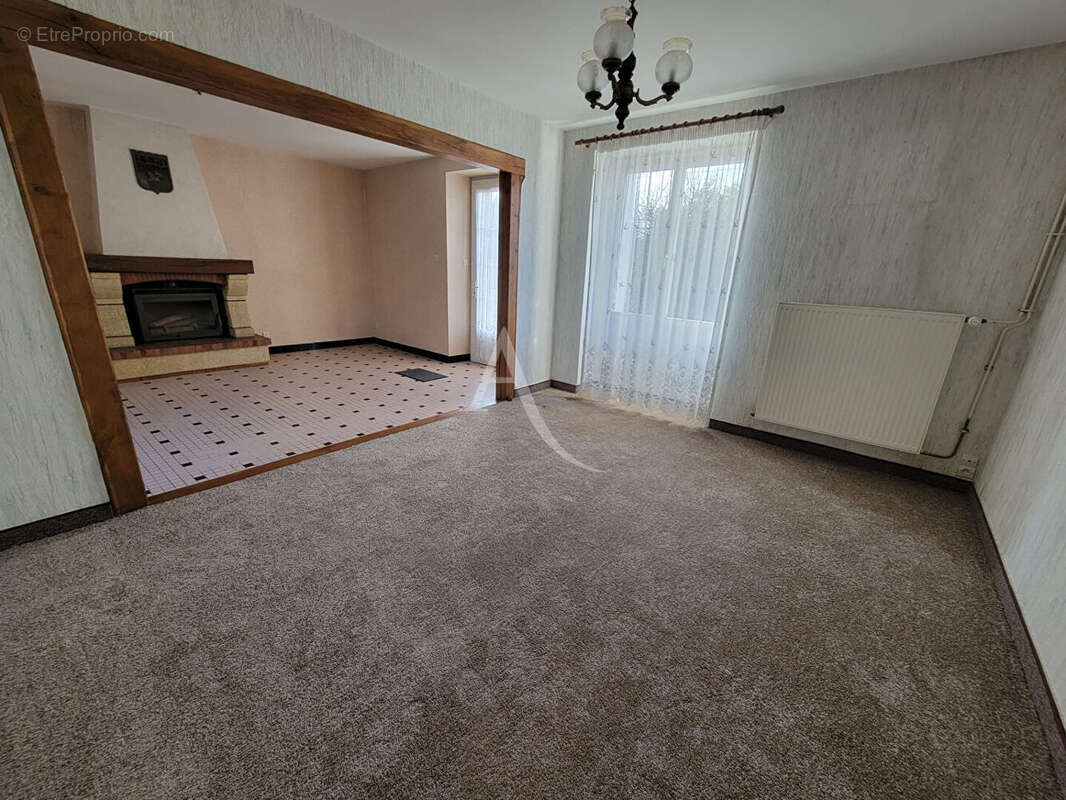 Maison à SAINT-ETIENNE-DU-BOIS