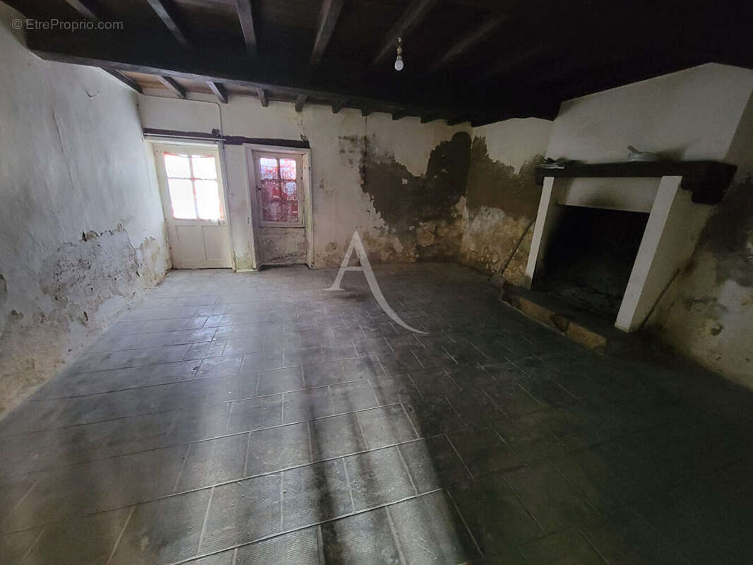 Maison à SAINT-ETIENNE-DU-BOIS