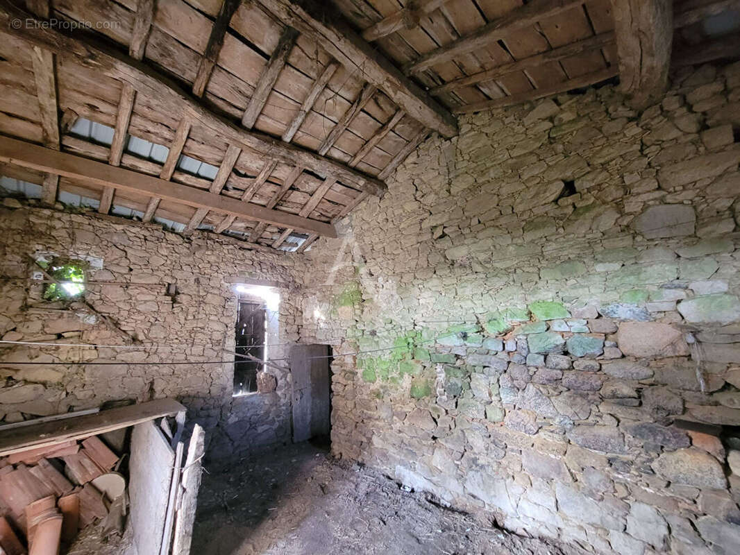 Maison à SAINT-ETIENNE-DU-BOIS