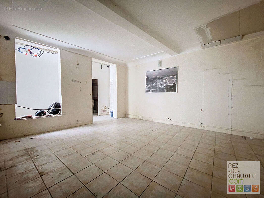 Commerce à PARIS-18E