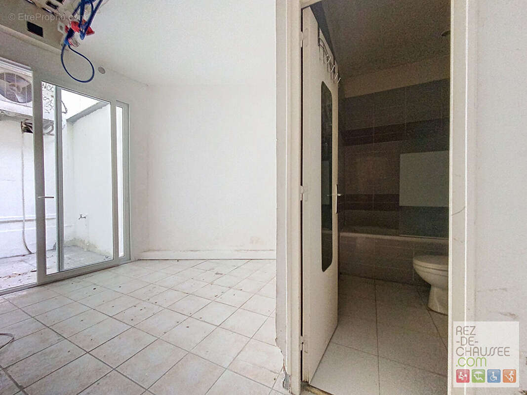 Commerce à PARIS-18E