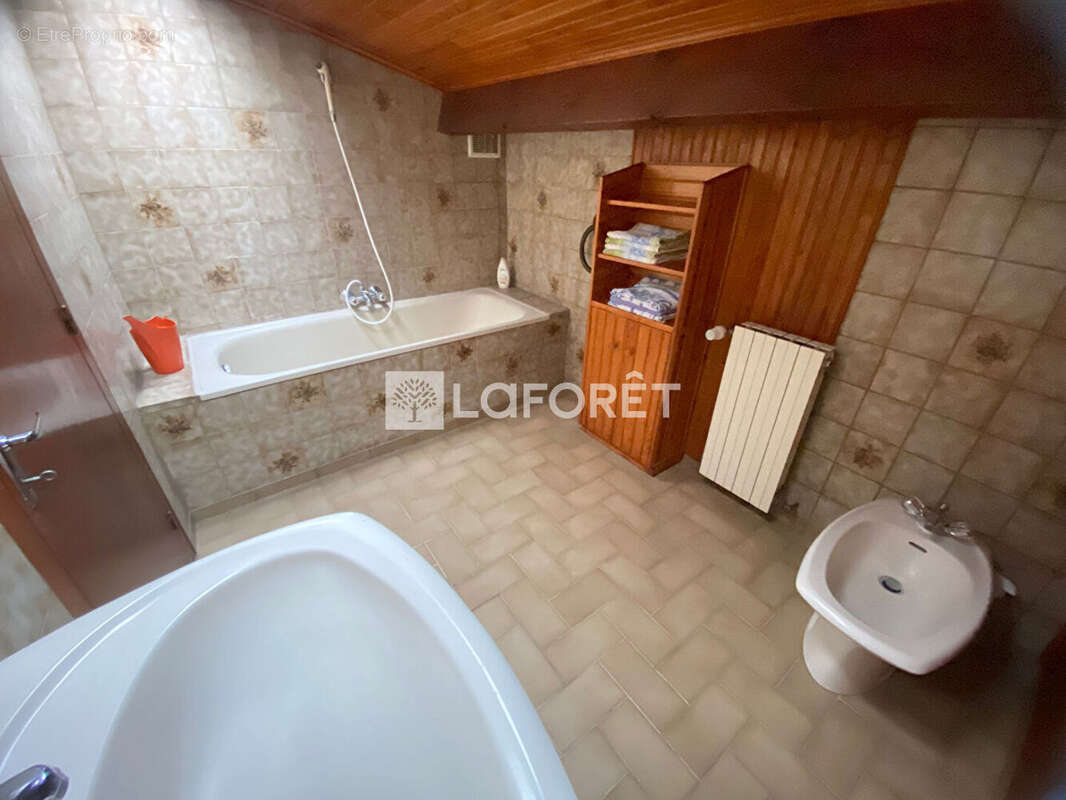 Maison à SAINT-JEAN-D&#039;ILLAC