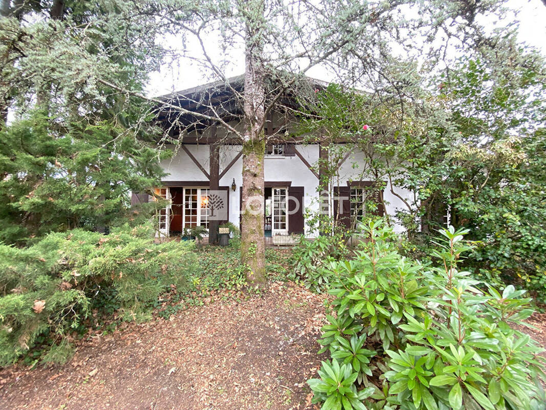 Maison à SAINT-JEAN-D&#039;ILLAC