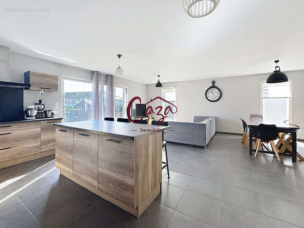 Maison à FARGUES-SAINT-HILAIRE