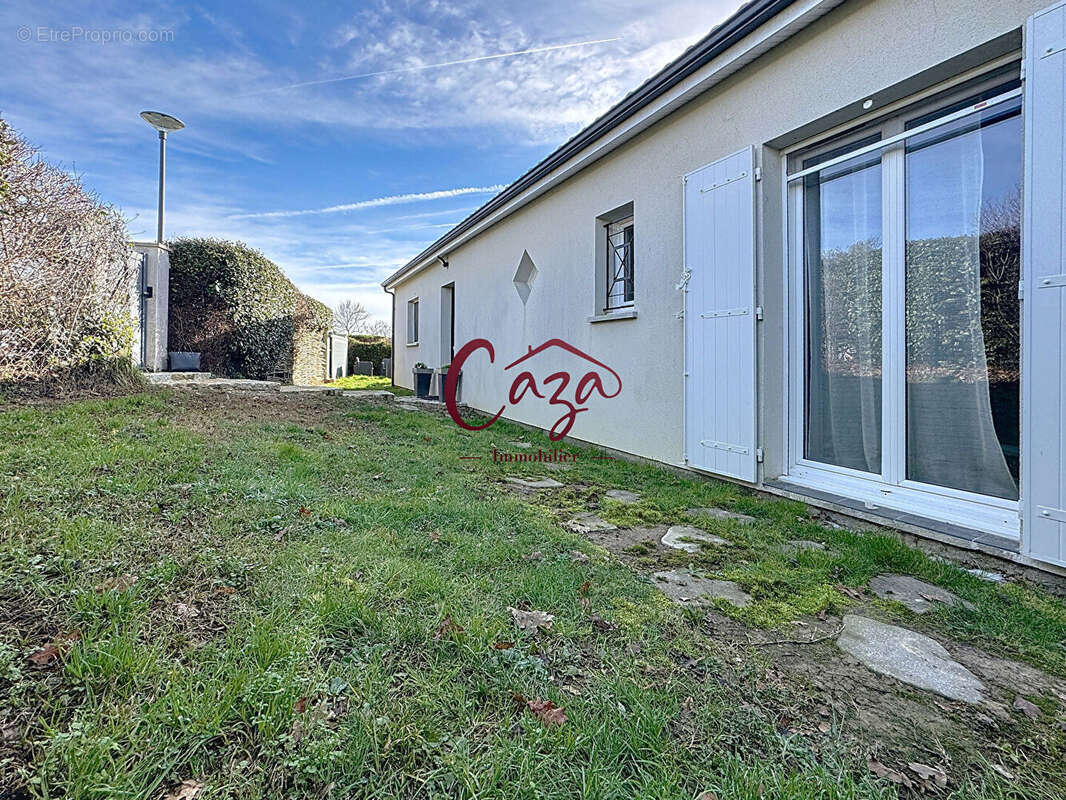 Maison à FARGUES-SAINT-HILAIRE